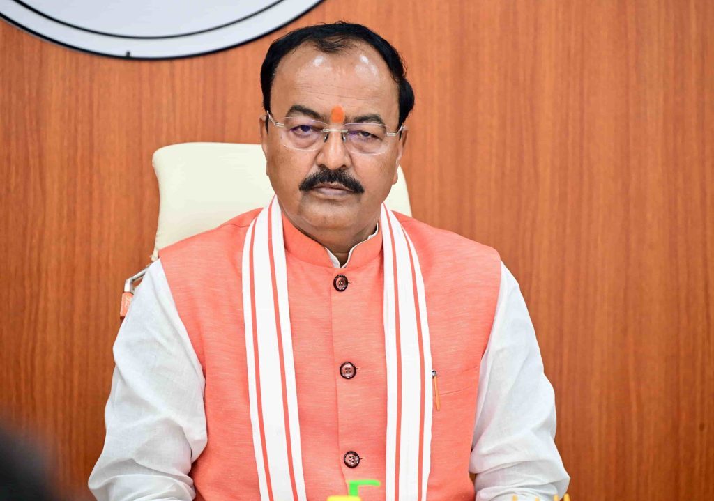 केशव मौर्य ने तीन खण्‍ड विकास अधिकारियों को किया निलम्बित, ग्राम्‍य विकास विभाग में भ्रष्‍टाचार पर नकेल