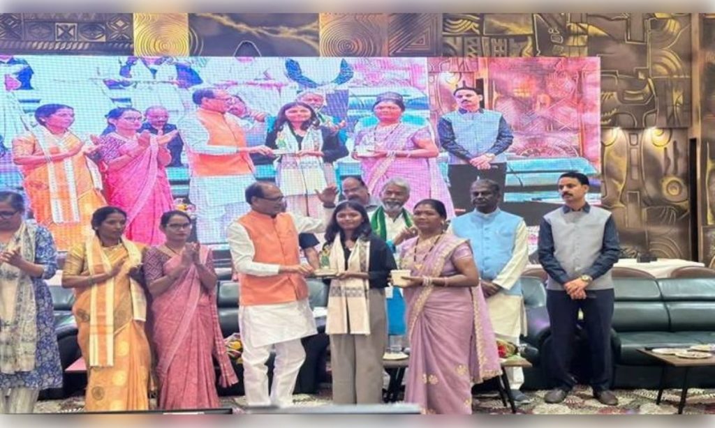 हर परिवार को रोजगार से जोड़कर गांवों को बनाएंगे गरीबी मुक्त: शिवराज