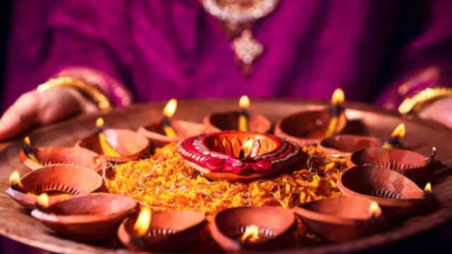 धनतेरस पर 13 दीये जलाने की प्रथा क्या है? यम से लेकर कुबेर तक, घर के इन स्थानों पर दीपक रखना होता है शुभ