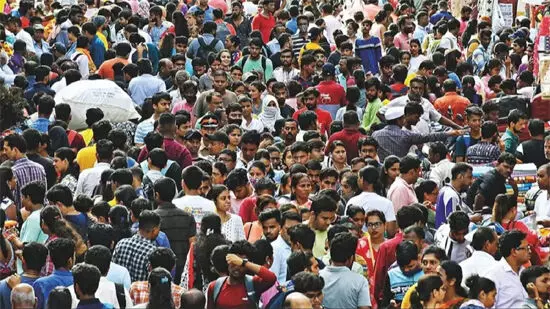 हिन्दू-मुस्लिम की राजनीति खत्म, जनता सड़कों पर