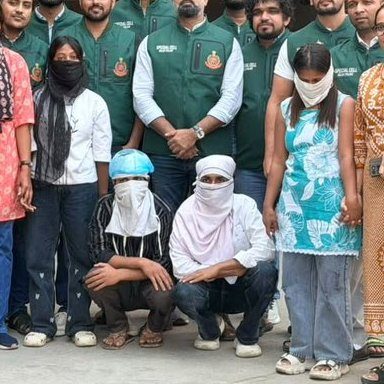 टाइगर श्रॉफ पर फायरिंग मामले में यूपी की दो युवतियां गिरफ्तार, शूटरों तक पहुंचाई थी पिस्टल