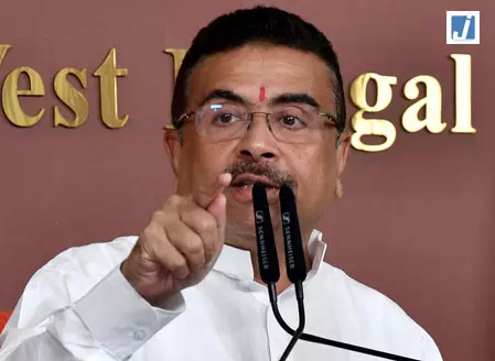 भगदड़ के बाद एक्शन में बंगाल सरकार, तीन दुर्गा पूजा समितियों को नोटिस