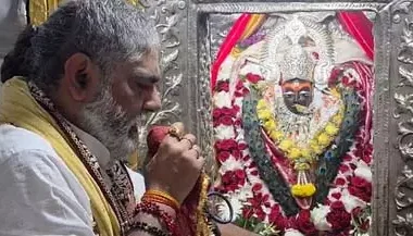 महानवमी पर मां शारदा शक्तिपीठ धाम में मां सिद्धिदात्री के स्वरूप की विधि-विधान से की गई पूजा-अर्चना