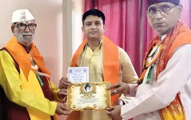बलिया के डॉ. विद्यासागर उपाध्याय को मिला ‘आचार्य विनोबा भावे स्मृति सम्मान-2026’, हरिद्वार में राष्ट्रीय सम्मेलन में हुए सम्मानित
