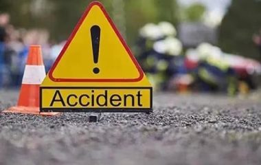 जयपुर में दर्दनाक हादसा, बस-ट्रक की टक्कर में 3 की मौत, 20 घायल