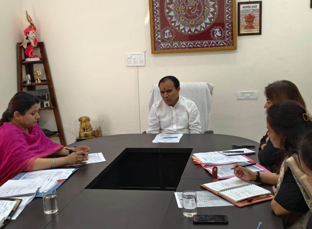 प्राथमिक शिक्षकों के रिक्त पदों पर होगी भर्तीः डाॅ. धन सिंह रावत, समीक्षा बैठक में अधिकारियों को दिये भर्ती प्रक्रिया शुरू करने के निर्देश