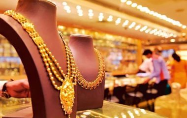 सोना-चांदी हुआ सस्ता, 24K गोल्ड का रेट कितना फिसला, आखिर क्यों गिरा दाम