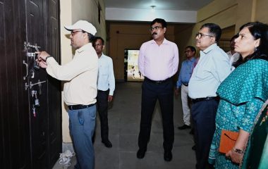 मुख्य निर्वाचन पदाधिकारी ने किया ईवीएम वेयरहाउस का त्रैमासिक निरीक्षण
