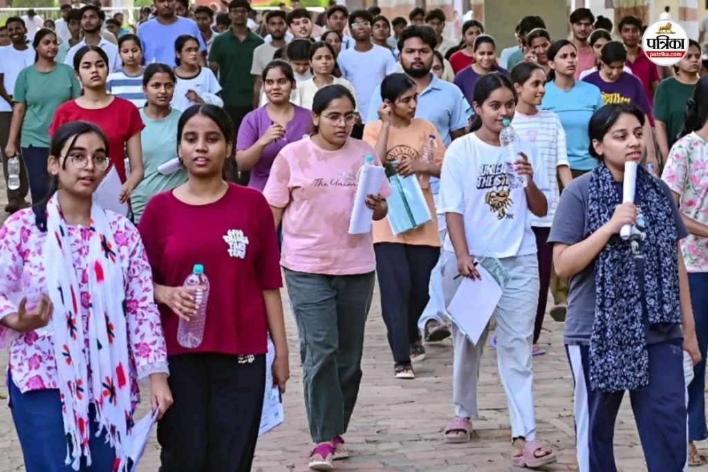 CG SET में हजारों ने छोड़ी परीक्षा, चंद मिनट की देरी से कई अभ्यर्थियों का मौका गया
