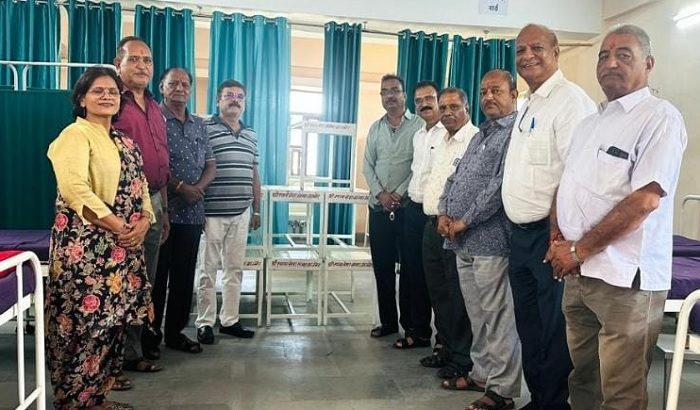 राजकीय सेटेलाइट चिकित्सालय कोटड़ा में 10 बेंच भेंट कर किया सेवा कार्य