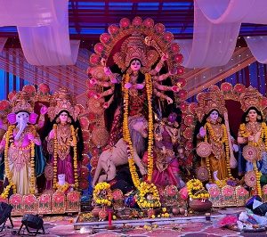 41वें शारदीय दुर्गा पूजा महोत्सव का शुभारंभ, दीनदयाल उद्यान में महासप्तमी पर भव्य पूजा-अर्चना व धुनुची नृत्य*