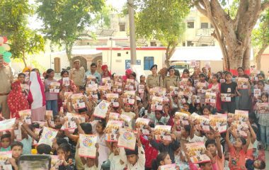 मिशन शक्ति केंद्र का भ्रमण कर महिलाओं-बालिकाओं को किया जागरूक