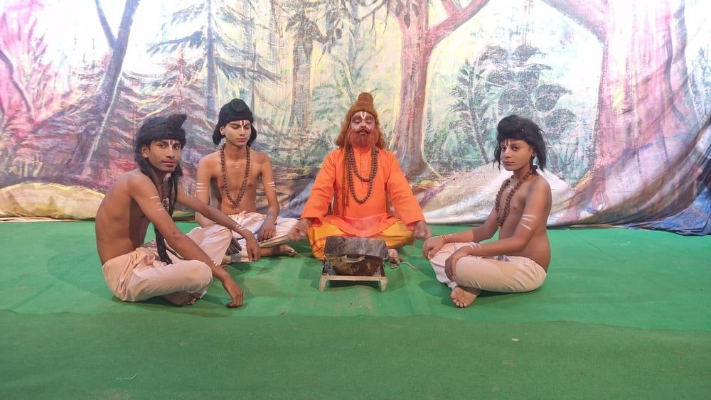 Lucknow News: मंच पर उतरे रामकथा के प्रसंग
