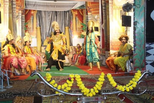 Jhansi News: श्रीराम ने किया धनुष भंग, जनक नंदिनी ने पहनाई वरमाला