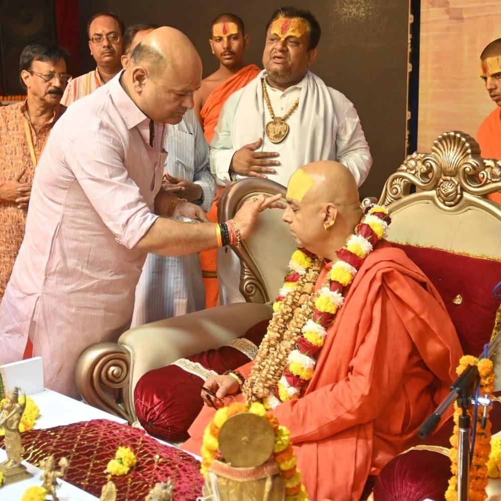 लखनऊ के पंचवटी घाट में रामकथा:स्वामी विष्णु दास ने बताया- निष्कपट भाव से भक्ति करने पर मिलते हैं प्रभु