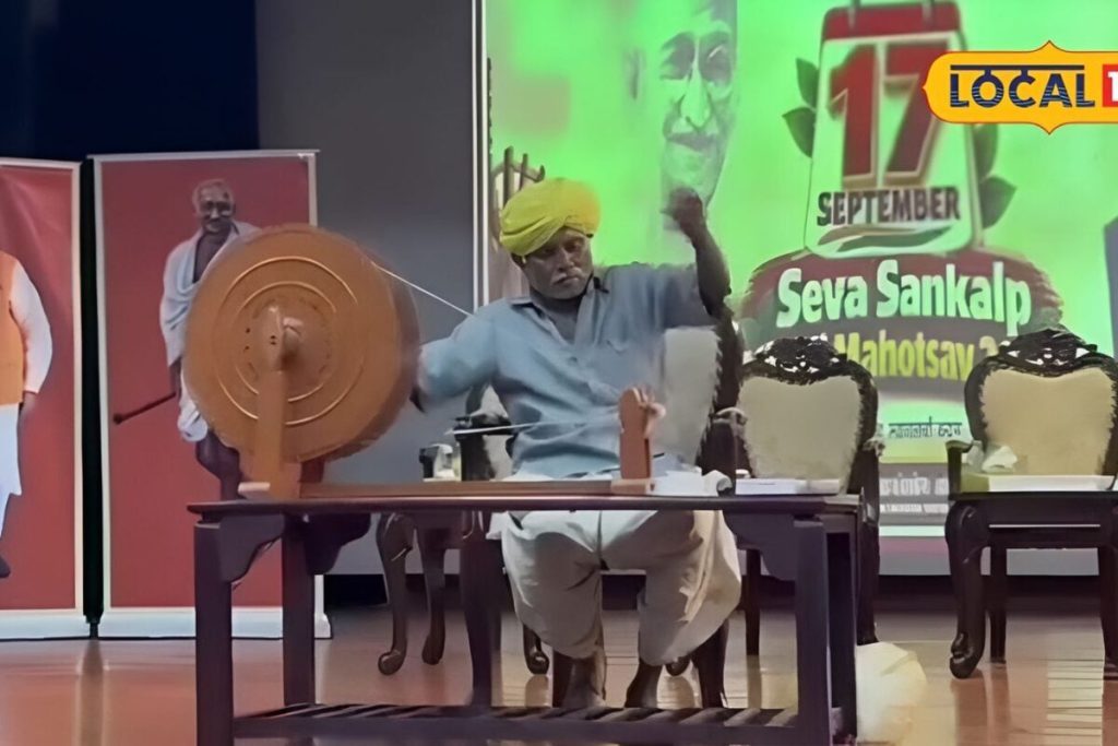 Khadi Mahotsav Jodhpur: निफ्ट में बाड़मेर के बुनकर ने चलाया चरखा, छात्रों को दिखाया खादी बनाने का हुनर