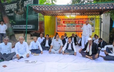 Fatehpur News: सब-रजिस्ट्रार कार्यालय कलक्ट्रेट में स्थापित करने की मांग