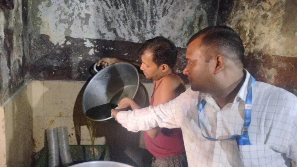 पटना के पन्नालाल और डेजी स्वीट्स पर ताला, कई होटलों में मिला जला तेल, घी जब्त और पनीर-मिठाई नष्ट