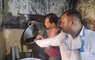 पटना के पन्नालाल और डेजी स्वीट्स पर ताला, कई होटलों में मिला जला तेल, घी जब्त और पनीर-मिठाई नष्ट