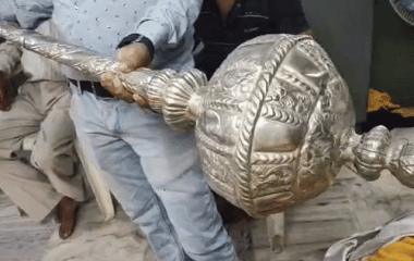 ब्रिटिशकाल से शुरू हुई परेड रामलीला मंचन 150 साल पूरे:कानपुर में 100 साल पुराने चांदी के धनुष, गदा चला रहें श्री राम-लक्ष्मण और हनुमान