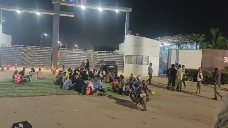 बिहार-छत्तीसगढ़ के मजदूरों में टकराव, अडानी फैक्ट्री में भारी बवाल