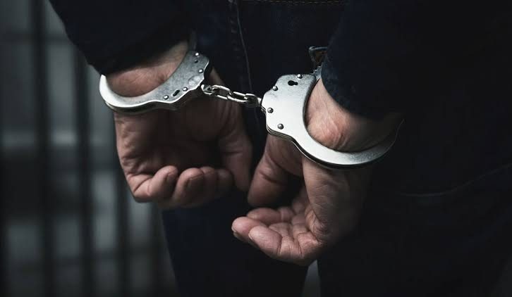 पुलिस-बदमाश के बीच जमकर चली गोलियां, दिल्ली में एक लाख का इनामी गिरफ्तार
