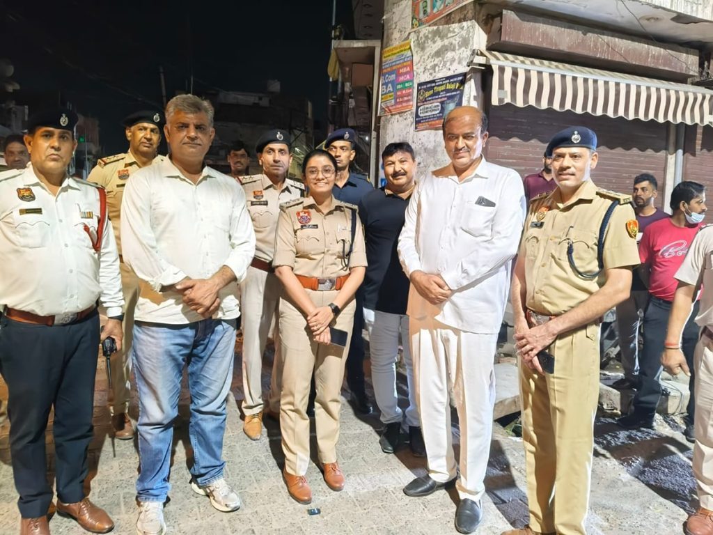 Panipat News: पुलिस अधीक्षक ने इंसार और कलंदर बाजार का किया औचक निरीक्षण