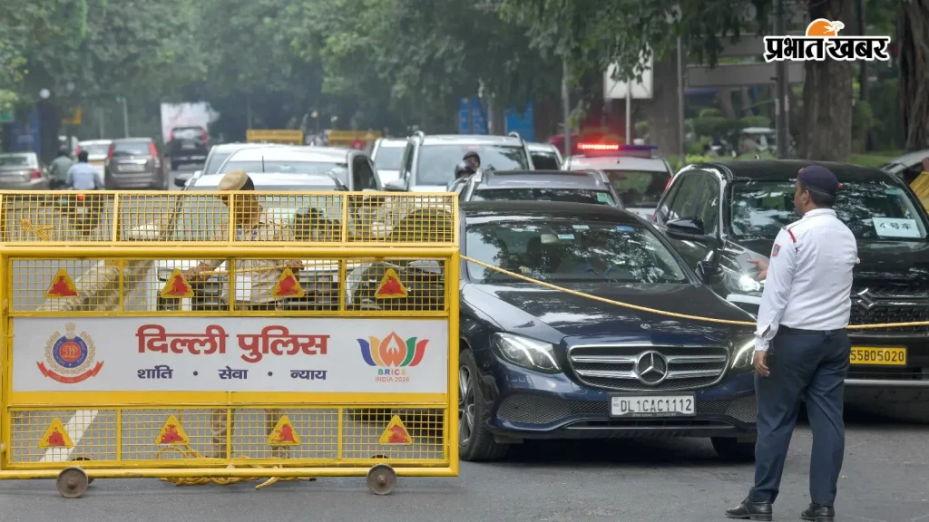कनॉट प्लेस से संसद मार्ग तक ट्रैफिक डायवर्जन, 11 मेट्रो स्टेशन भी बंद, दिल्ली में निकलने से पहले पढ़ लें एडवाइजरी