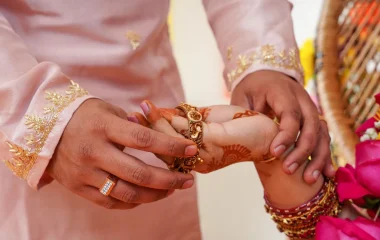 Karwa Chauth Vrat for Husband: करवा चौथ पर पति भी रख रहे हैं व्रत, जानें जरूरी नियम