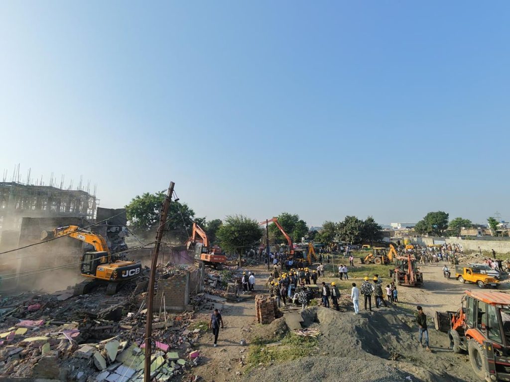 इंंदौर : इंदौर में नई सड़क के लिए फिर हटे 130 बाधक निर्माण, अब बनेगी चौड़ी सड़क