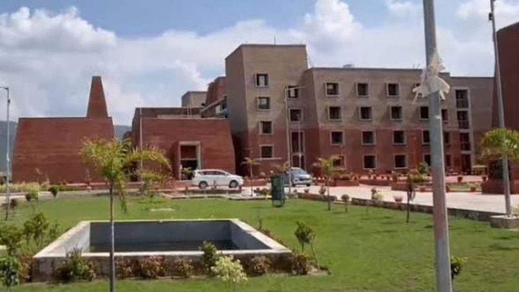 बिहार: पर्यावरण और सस्टेनेबिलिटी में बनाएं करियर, नालंदा यूनिवर्सिटी दे रही सर्टिफिकेट कोर्स का मौका