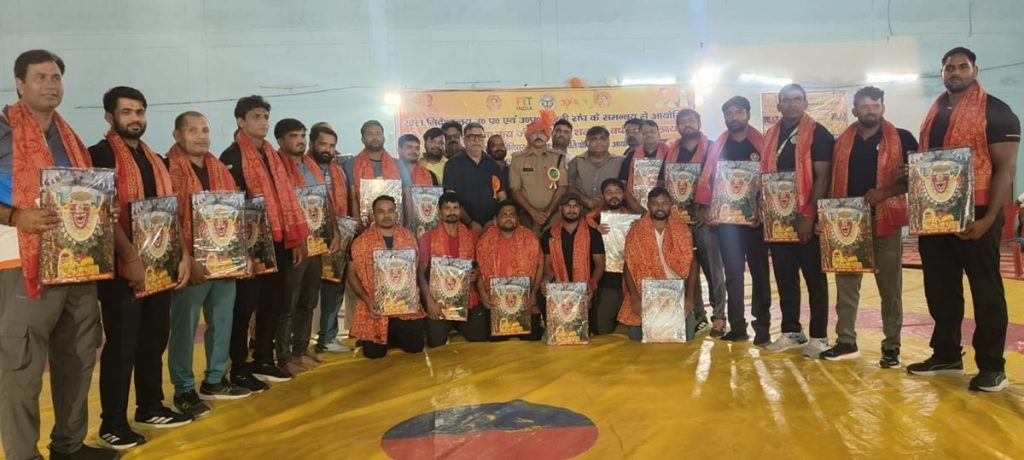Mirzapur News: प्रदेश स्तरीय कुश्ती में मिर्जापुर के आकाश ने जीता स्वर्ण पदक