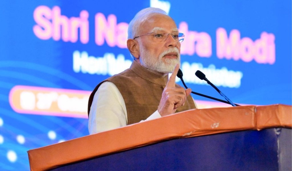 ‘साहस के साथ नई खोज करें, दुनिया का नेतृत्व करें’: प्रधानमंत्री नरेंद्र मोदी का भविष्य की तकनीकों पर भारत को ऐतिहासिक आह्वान