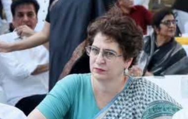 ‘जब सत्ता में बैठा कोई व्यक्ति डर जाए’: बेटे की प्रदर्शनी से जुड़े विवाद पर प्रियंका वाड्रा बोलीं