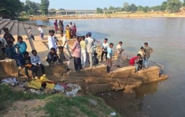 रामानुजगंज छठ घाट पर हादसा, मेले में आए परिवार के किशोर के डूबने से मचा हड़कंप