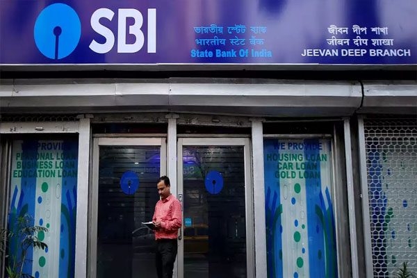 SBI ने महंगा किया होम लोन, 25 बेसिस पॉइंट बढ़ी ब्याज दरें; तुरंत चेक करें अपनी नई EMI